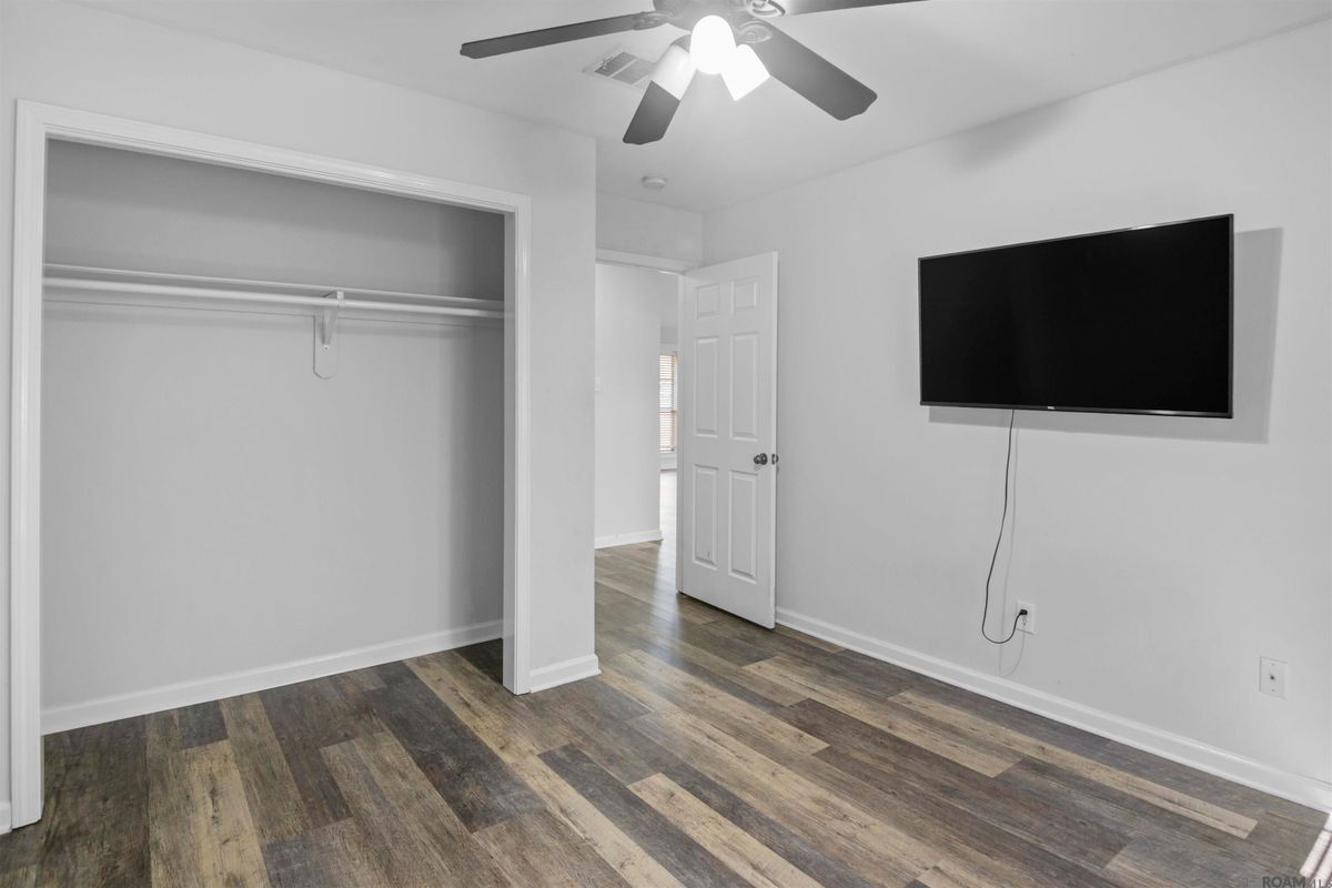 Building Photo - 40450 Hawthorne Dr