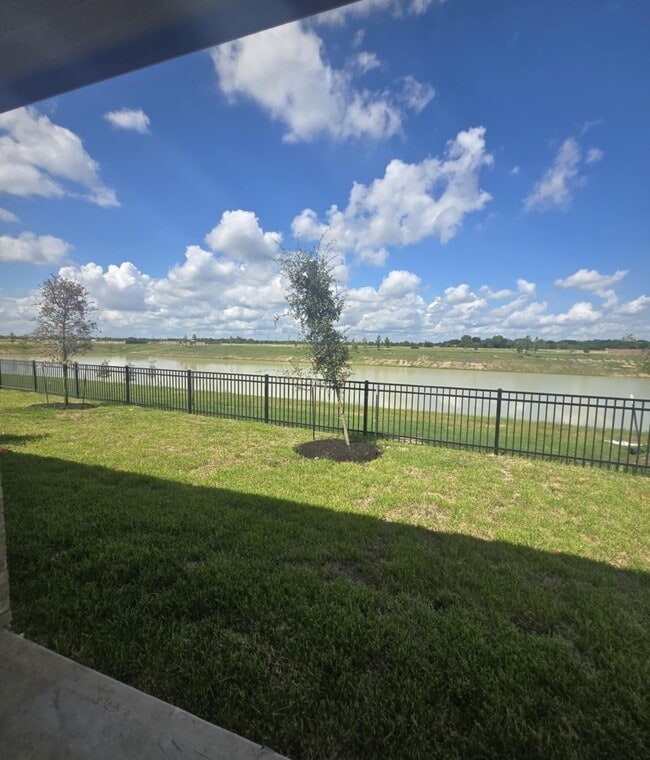 Building Photo - 3053 Avenida Sonoma Dr