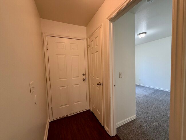 Building Photo - 297 Graystone Cir