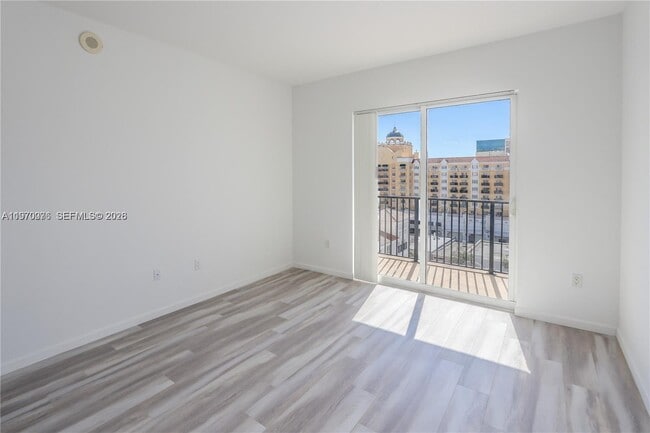 Building Photo - 10 Aragon Ave