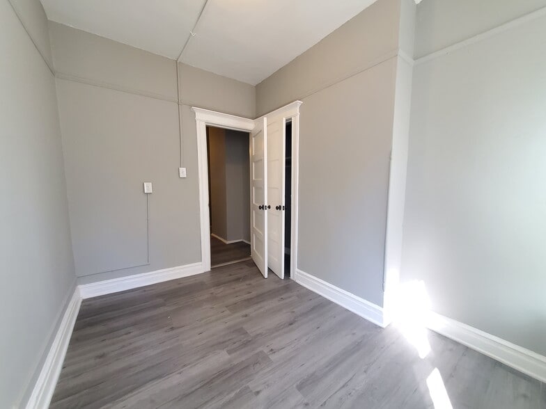 102 Romaine Ave 3 - 101 Romaine Ave