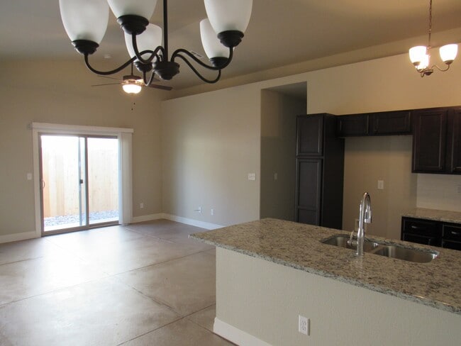 Building Photo - 13602 W Hunters View Ct