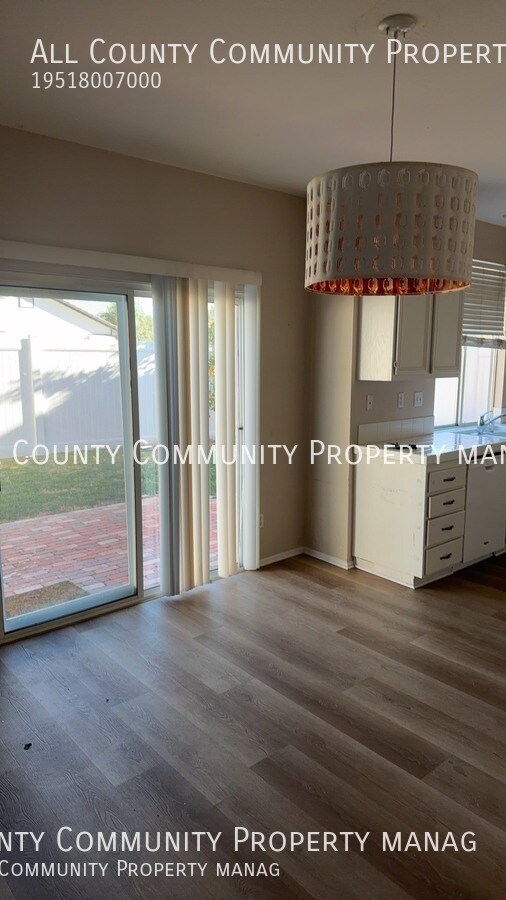 Building Photo - 42176 Chestnut Dr