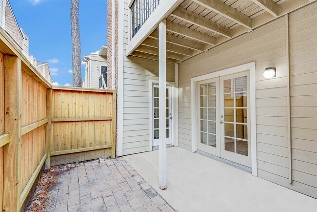 Building Photo - 2001 Bering Dr