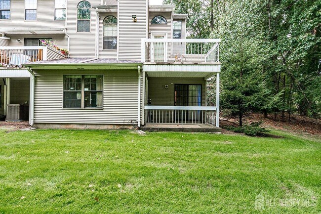 Building Photo - 5001 Stonehedge Rd