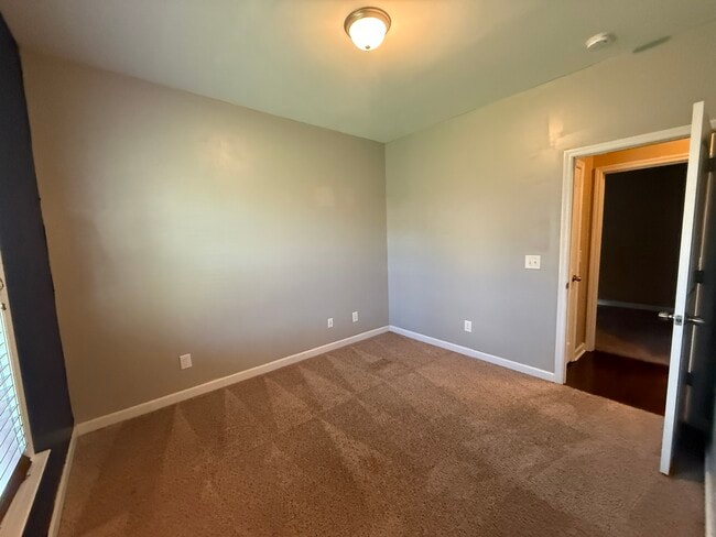 Building Photo - 513 New Hanover Trl