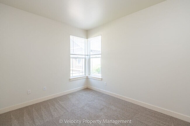 Building Photo - M56