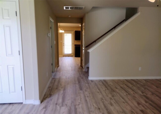 Building Photo - 126 Preston Trail