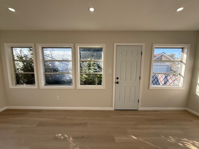 Building Photo - 520 Purce St