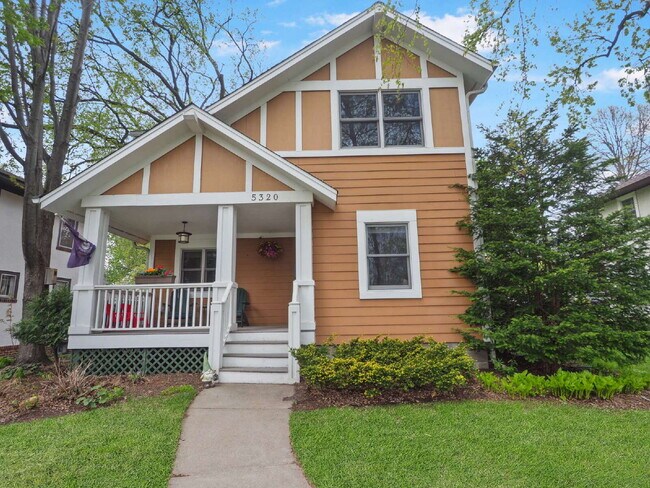 Building Photo - Spacious 4-Bed Gem with 3.5 Baths next to Minnehaha Creek