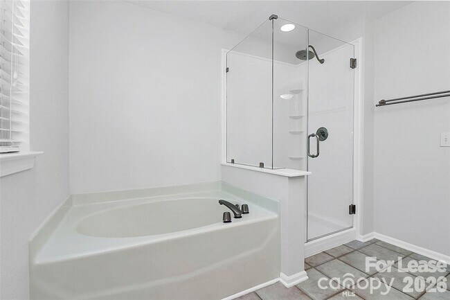 Building Photo - 10978 Princeton Village Dr