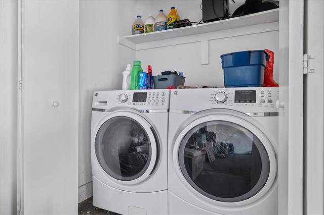 Building Photo - 2222 Moser Ave