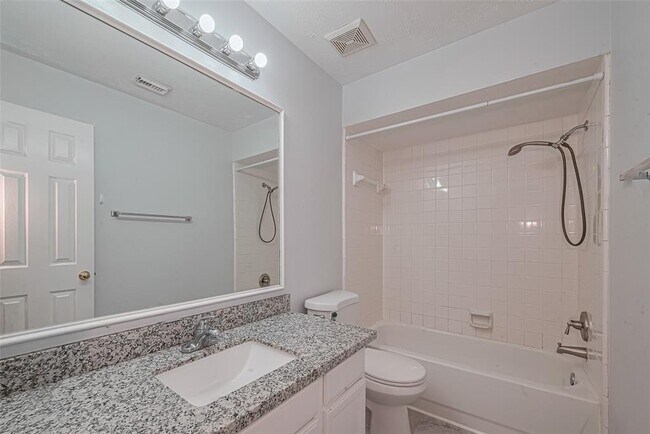 Building Photo - 1439 El Camino Village Dr