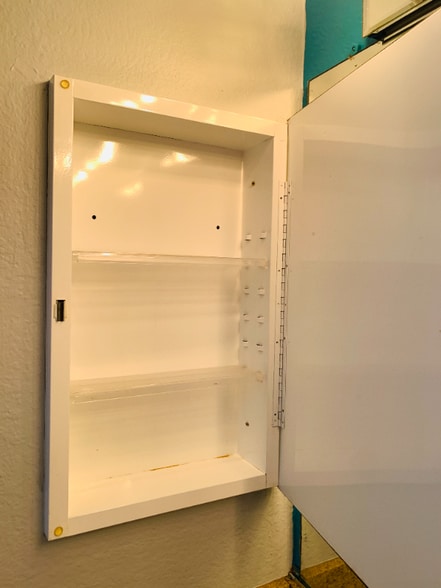 Building Photo - 1040 W MacArthur Blvd