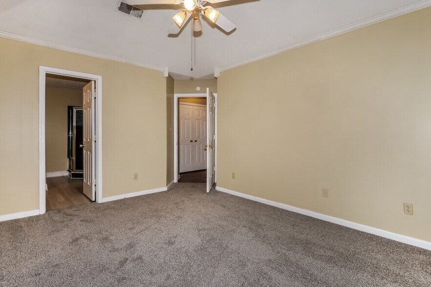 Building Photo - 2184 Stone Stream Dr