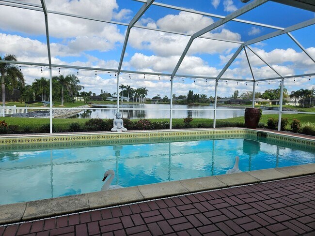 Building Photo - Annual Rental or 6+ month option - FURNISHED HEATED POOL HOME. Gorgeous 3 Bedroom, 3 Bath, 2 Car ...