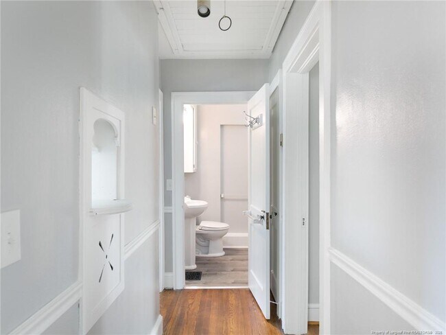 Building Photo - 1524 Brookside Ave