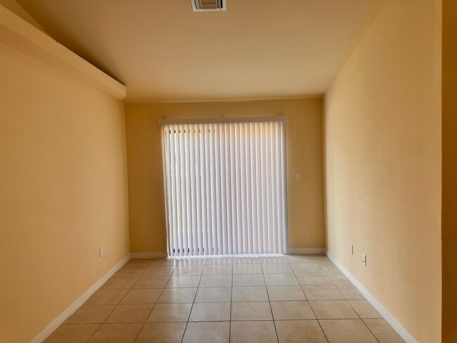 Building Photo - 1257 SE 8th Terrace