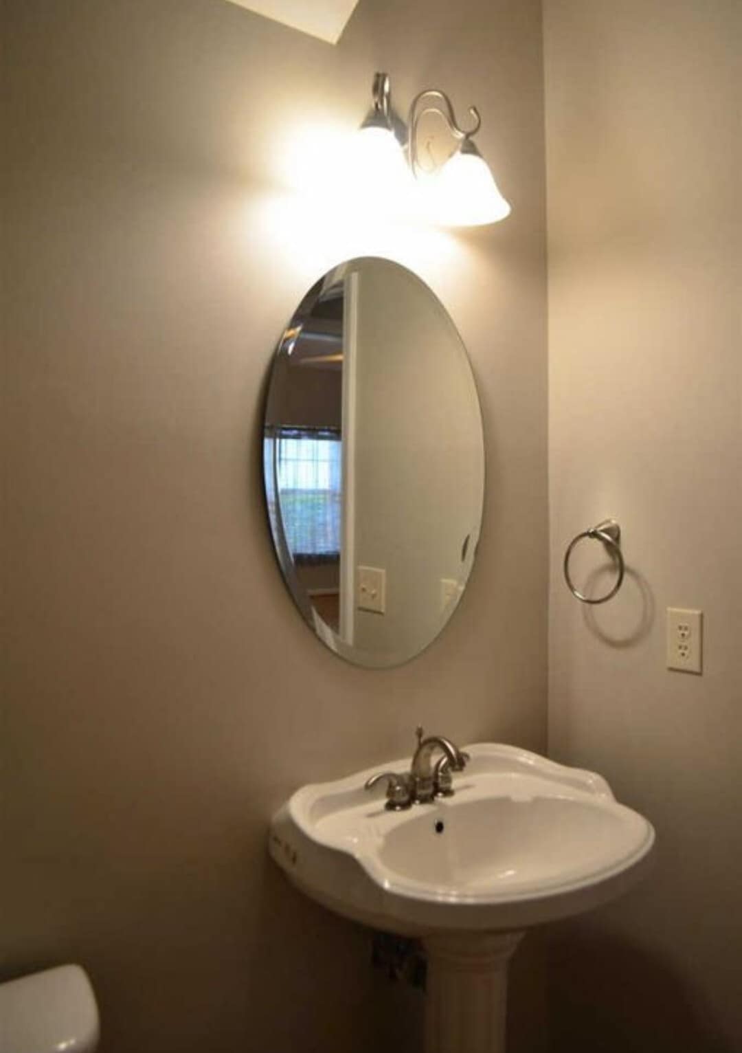 powder room - 144 Lincoln St