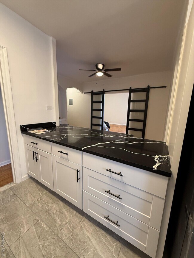 Building Photo - 2166 Bronx Pk E