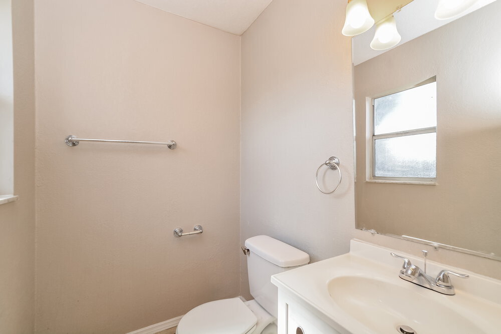 Building Photo - 670 Hibiscus Rd