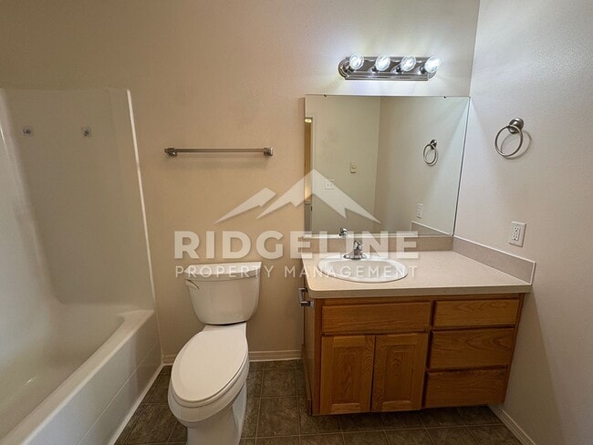 Building Photo - 345 S Byron Ave