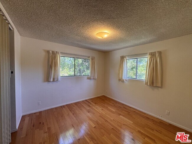 Building Photo - 4168 Brunswick Ave