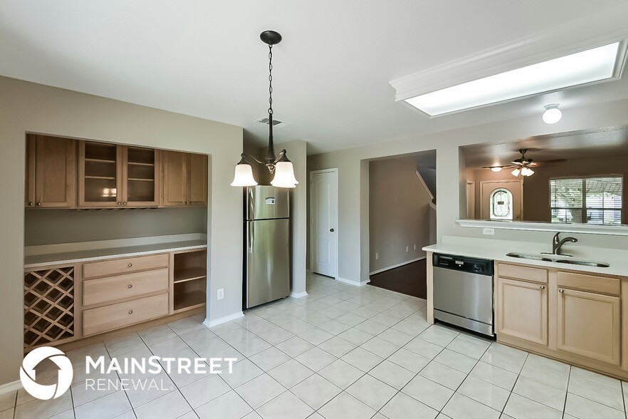 Building Photo - 3 Basin Elm