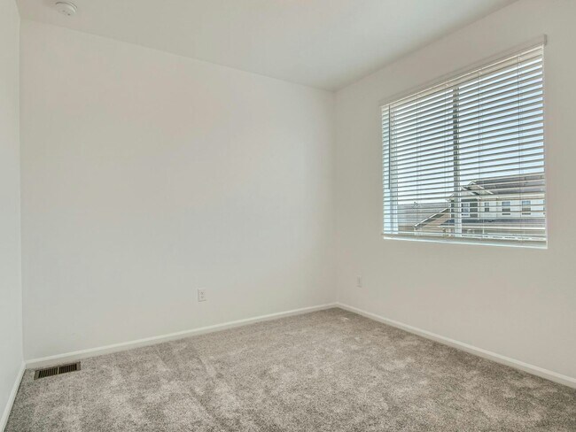 Building Photo - 9671 Truckee St