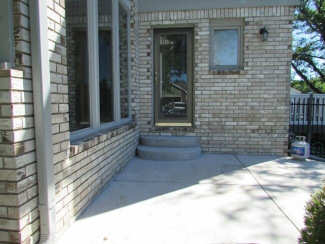 Building Photo - 4616 Farmstead St