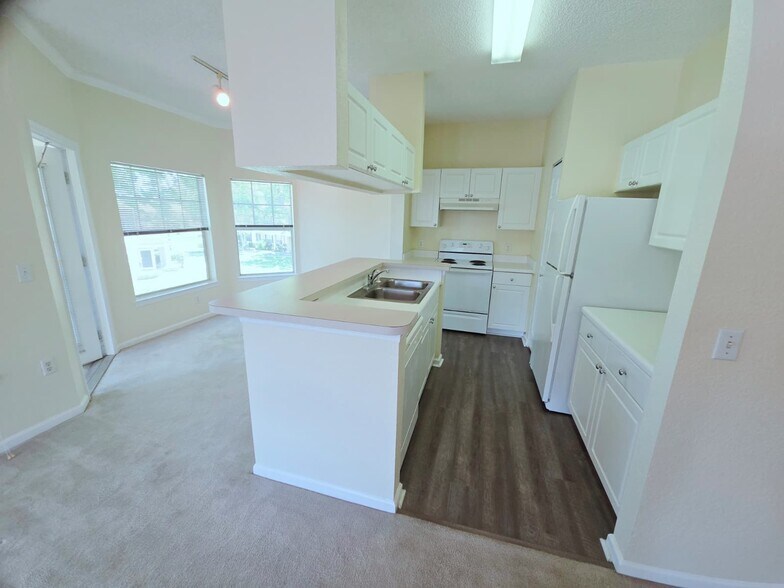 Building Photo - 2422 White Magnolia Way