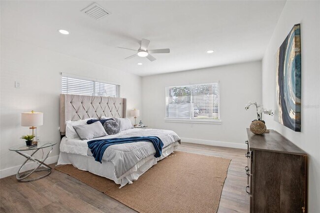 Building Photo - 1739 Bayou Grande Blvd NE