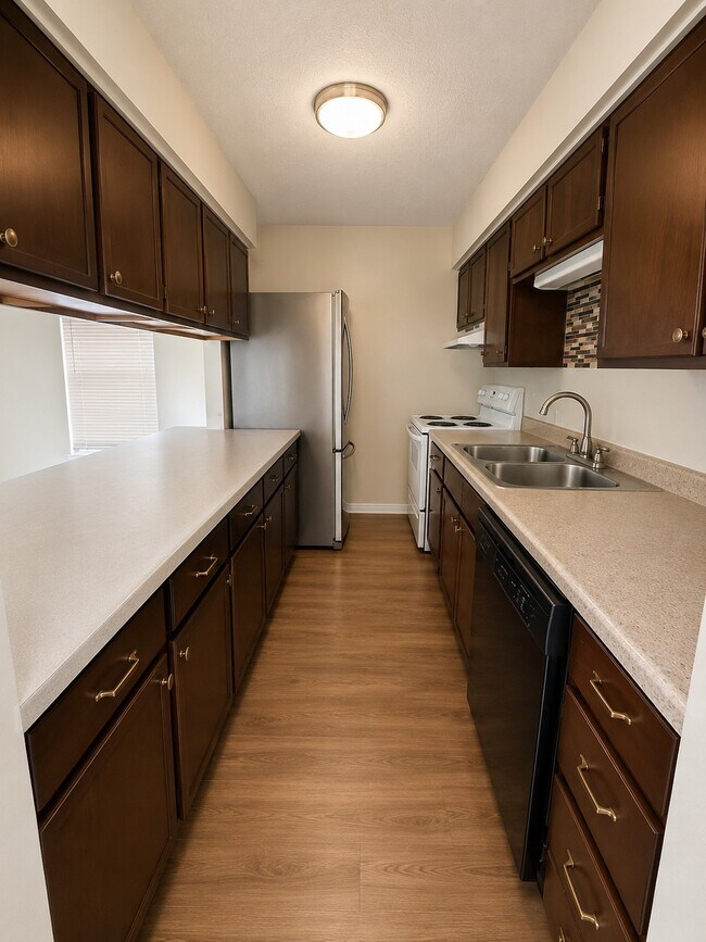 Building Photo - 412 Breezy Ln