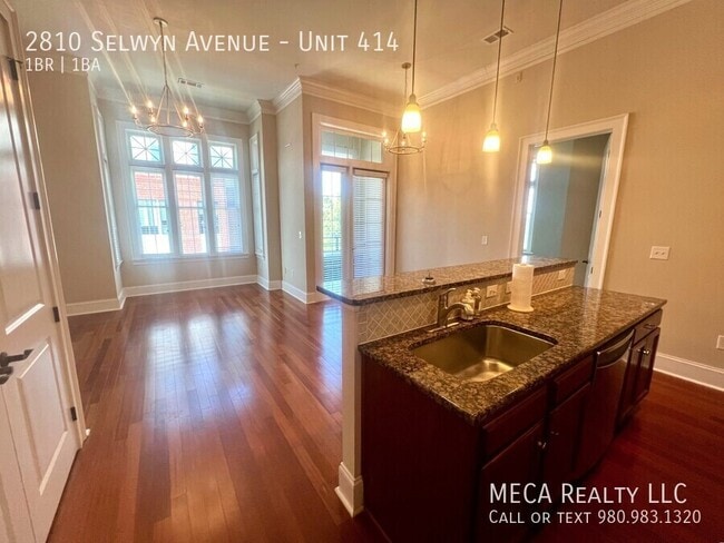 Building Photo - 2810 Selwyn Ave