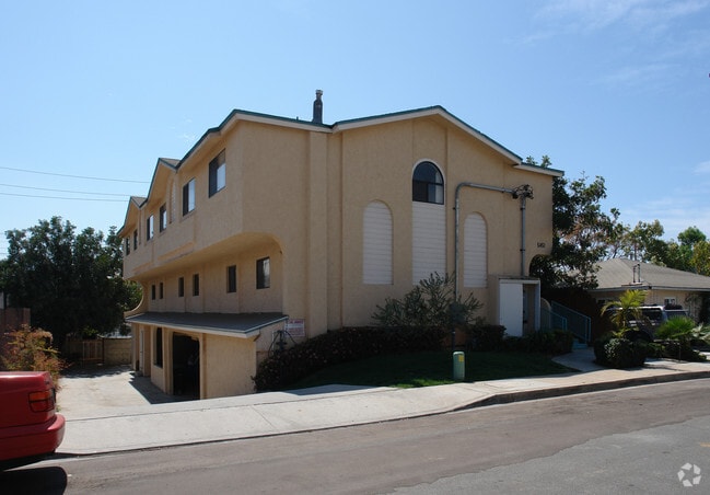 Primary Photo - 5451 Lauretta St