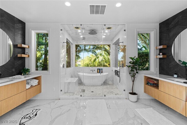 Building Photo - 2057 Troon Dr