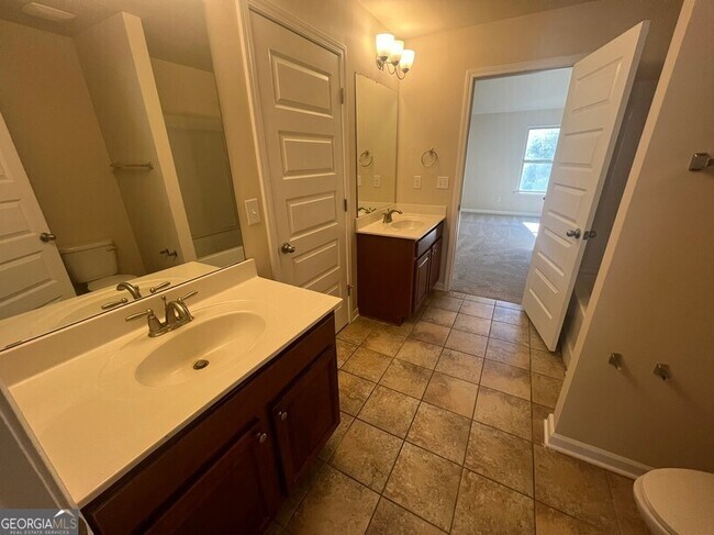 Building Photo - 130 Silver Peak Dr