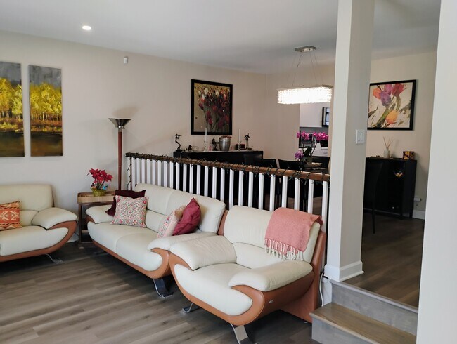 Building Photo - 3061 Pheasant Creek Dr