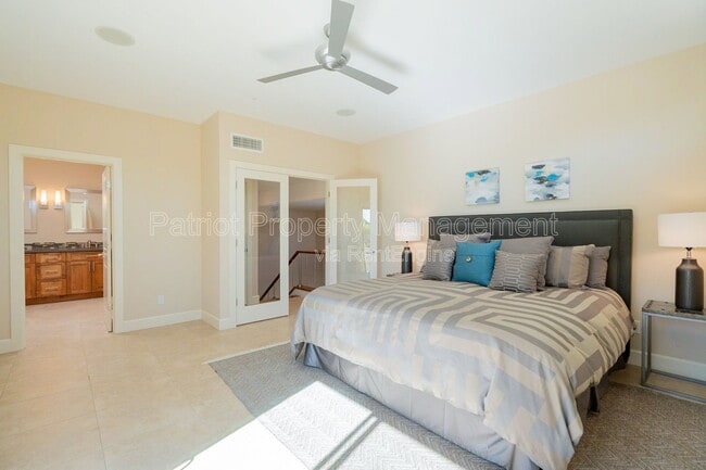 Building Photo - 10640 E Vogel Ave