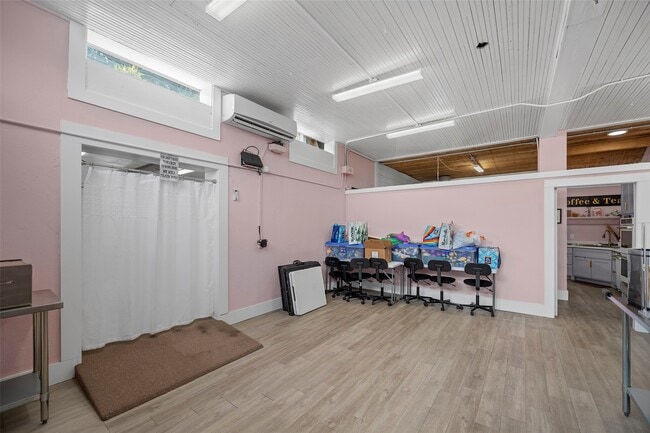 Building Photo - 1801 Avenue L