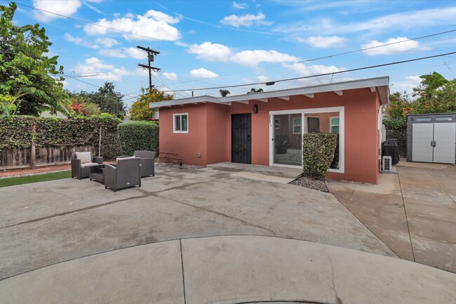 Building Photo - 3964 La Salle Ave