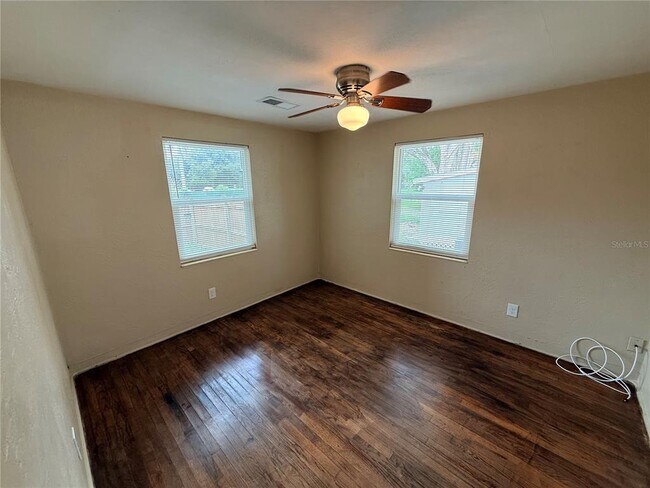 Building Photo - 1759 Temple Terrace S