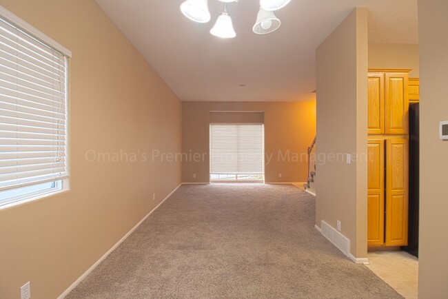 Building Photo - $1,022.50 Off Deposit! Pet Friendly, Spaci...