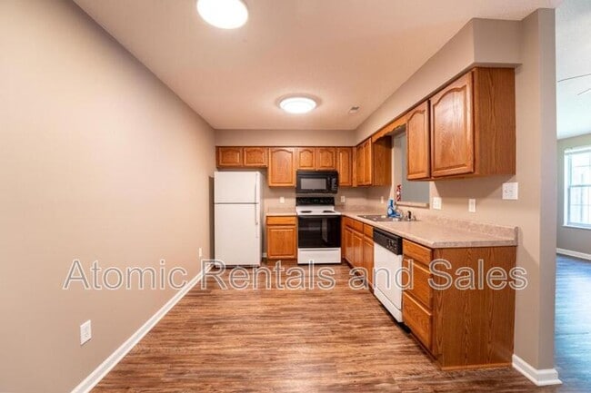 Building Photo - 322 Hawthorne Oaks Way
