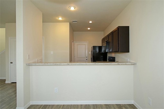 Building Photo - 21106 Sugar Orchard Ln