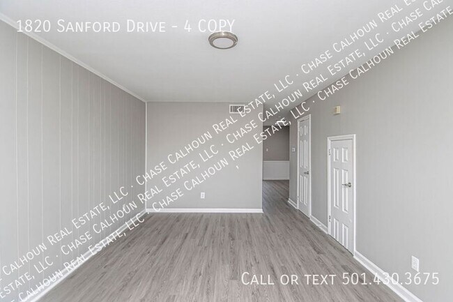 Building Photo - 1820 Sanford Dr