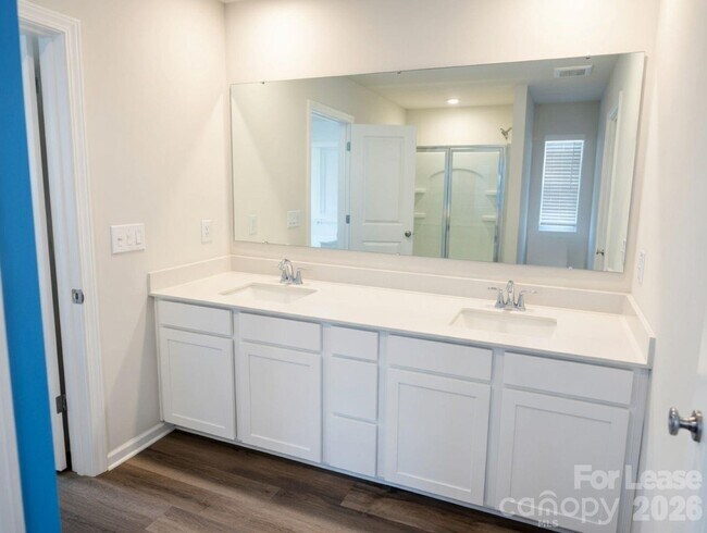 Building Photo - 193 Brentwood Dr