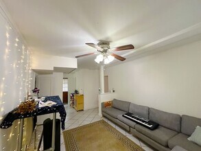 Building Photo - 732-A NE 3rd Ave. Gainesville, FL 32601 Duckpond