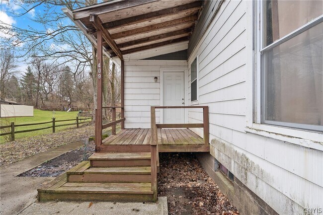 Building Photo - 409 N 6th St