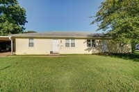Building Photo - Spacious 3 Bedroom, 1 Bathroom Duplex